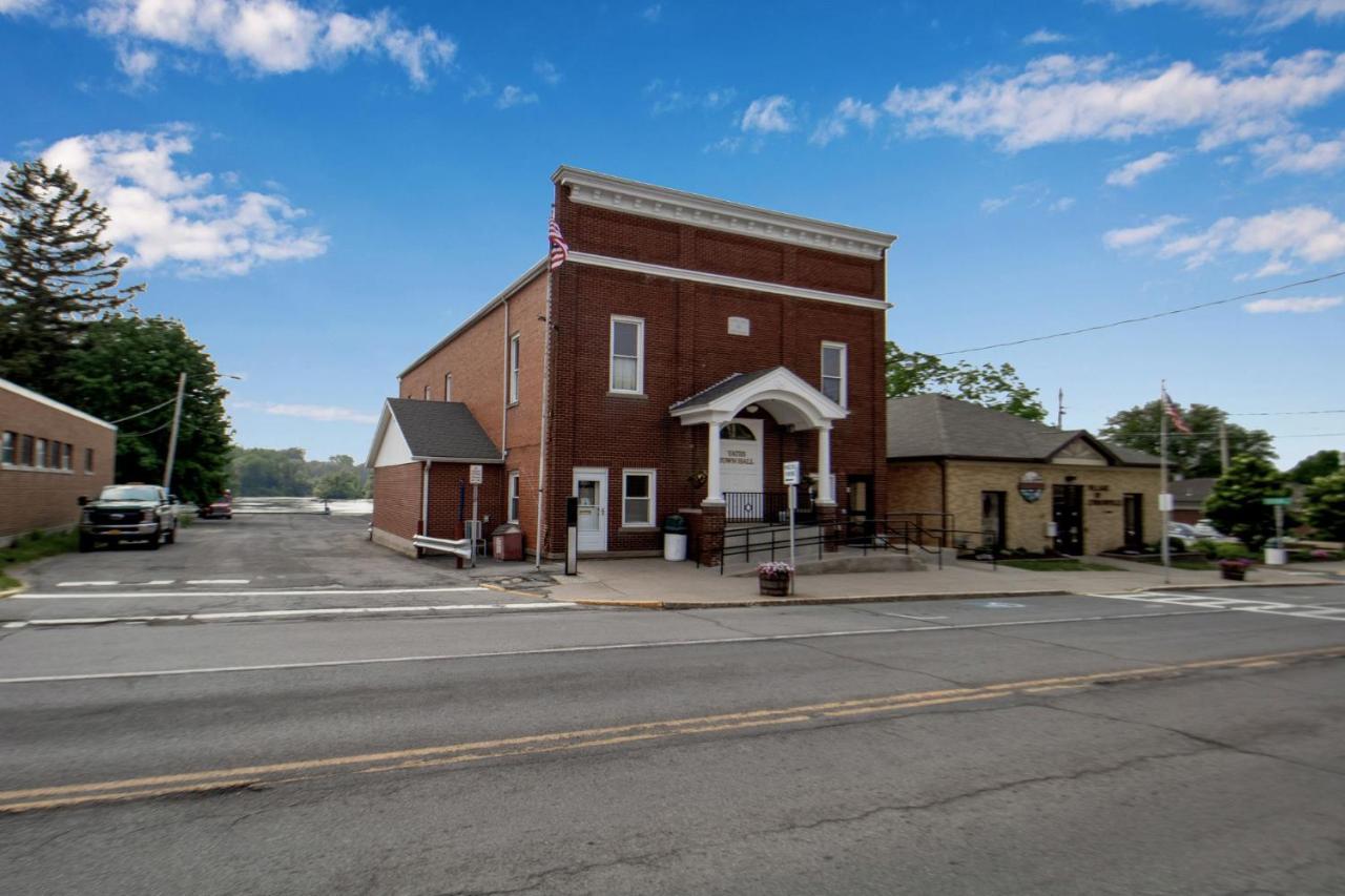 Webber Hotel Lyndonville エクステリア 写真