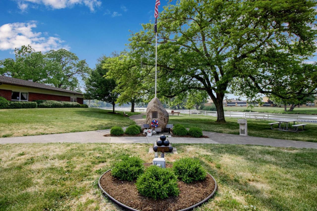 Webber Hotel Lyndonville エクステリア 写真