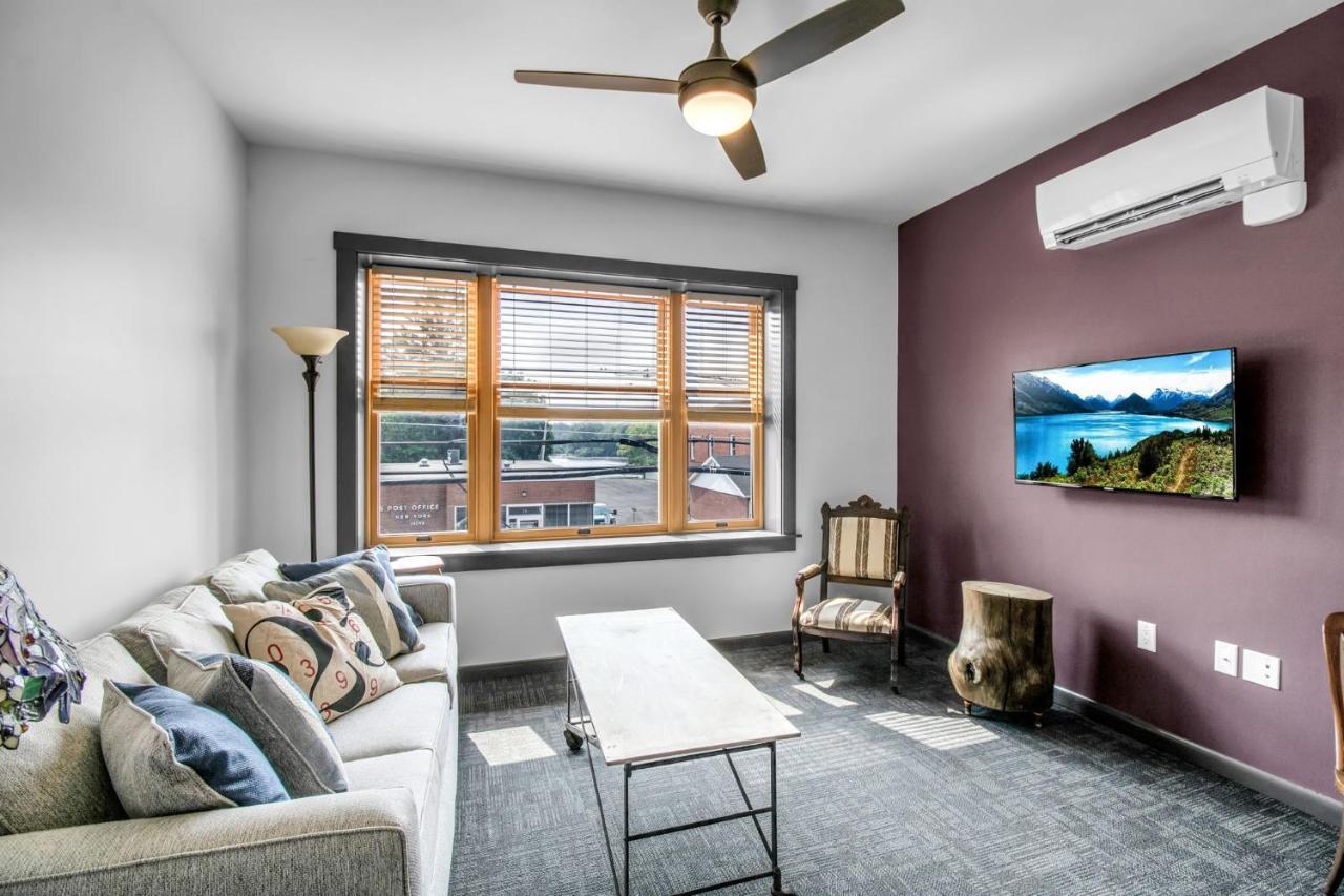 Webber Hotel Lyndonville エクステリア 写真
