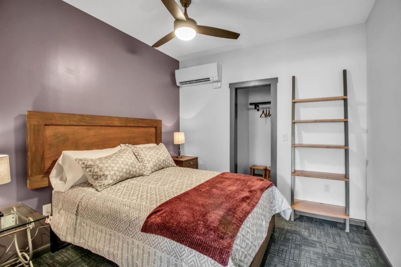 Webber Hotel Lyndonville エクステリア 写真
