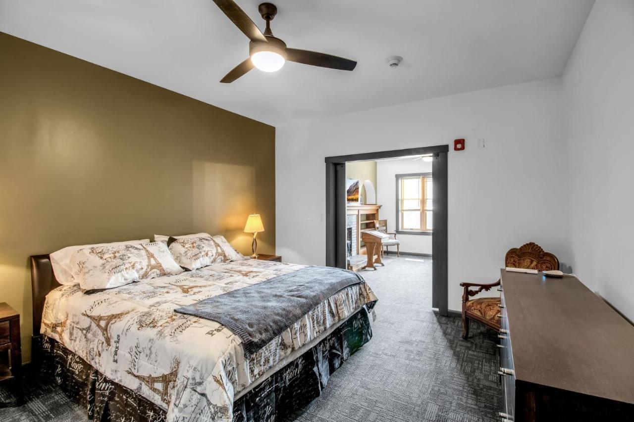 Webber Hotel Lyndonville エクステリア 写真