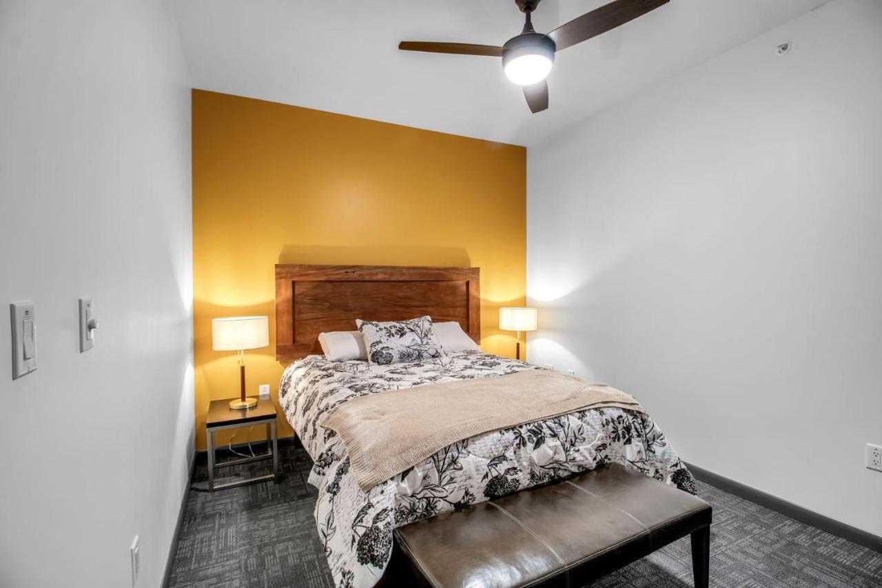 Webber Hotel Lyndonville エクステリア 写真