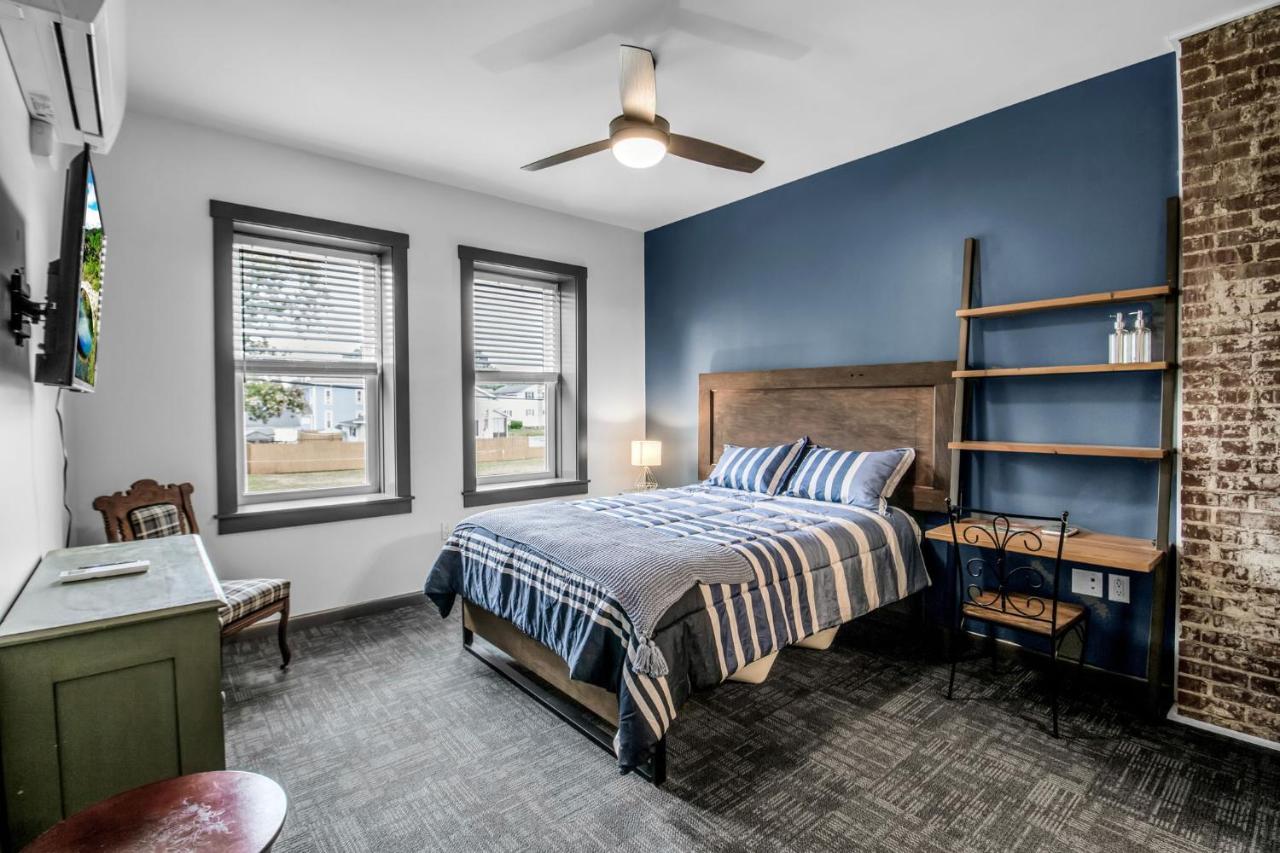 Webber Hotel Lyndonville エクステリア 写真