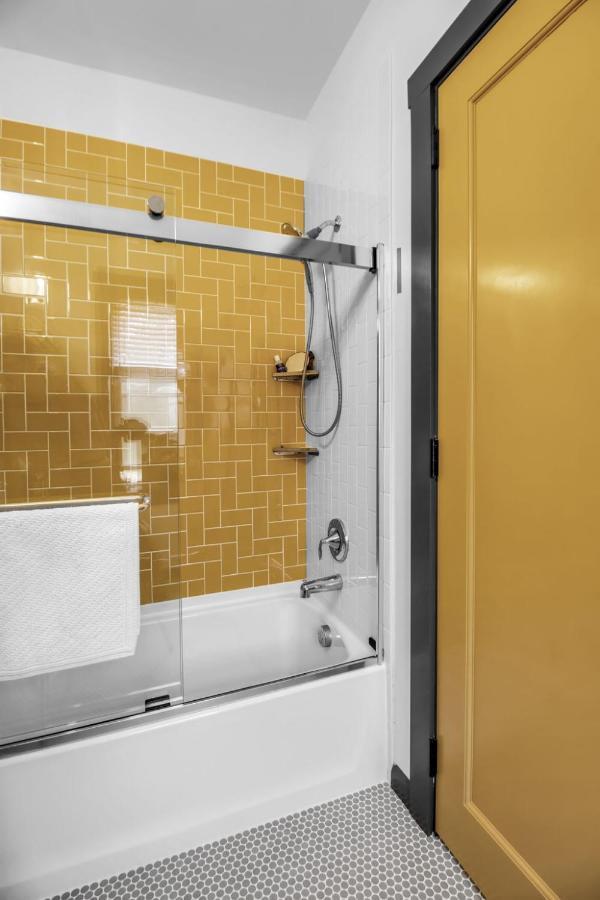 Webber Hotel Lyndonville エクステリア 写真