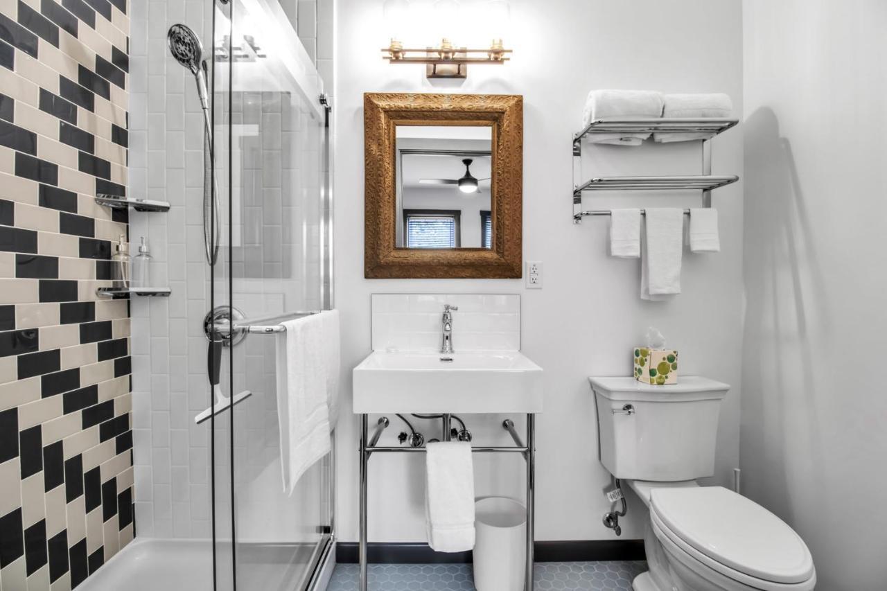 Webber Hotel Lyndonville エクステリア 写真