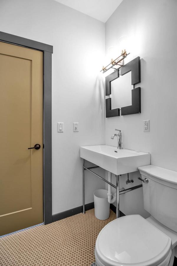 Webber Hotel Lyndonville エクステリア 写真